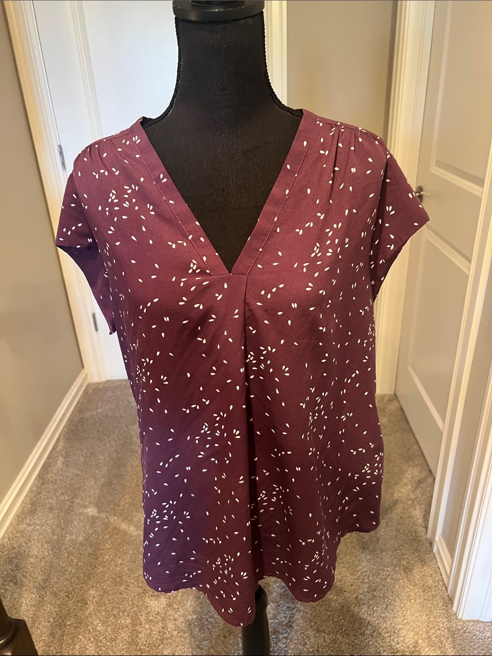 fun 2 fun Plum V-Neck Short Sleeve Blouse with White Speckle Print